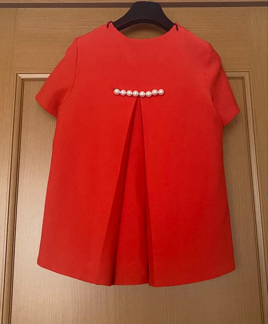 YOKOCHANヨーコチャン　バックパールトップス36赤