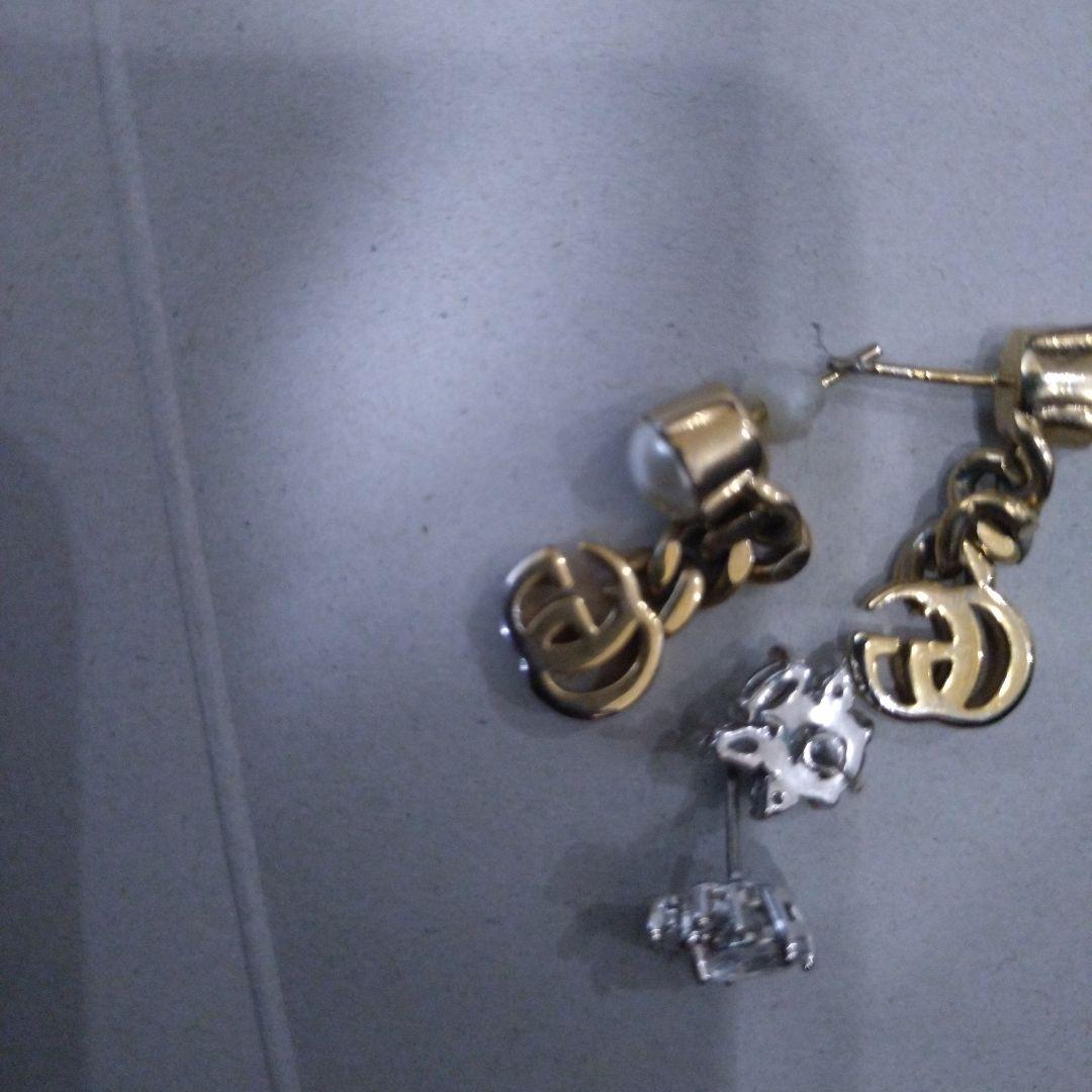 元4まん GUCCIピアスとケードスペードピアス