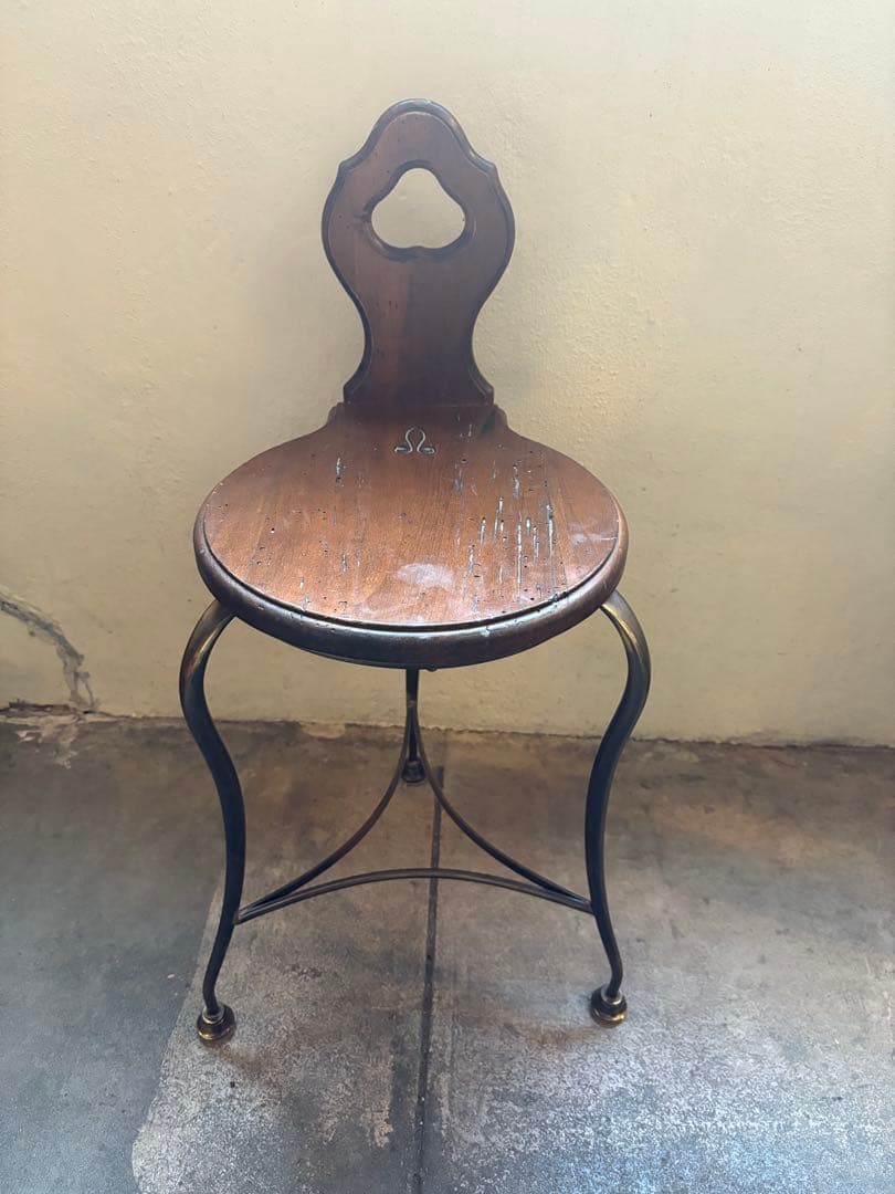 イタリア　カパーニ社　スツール