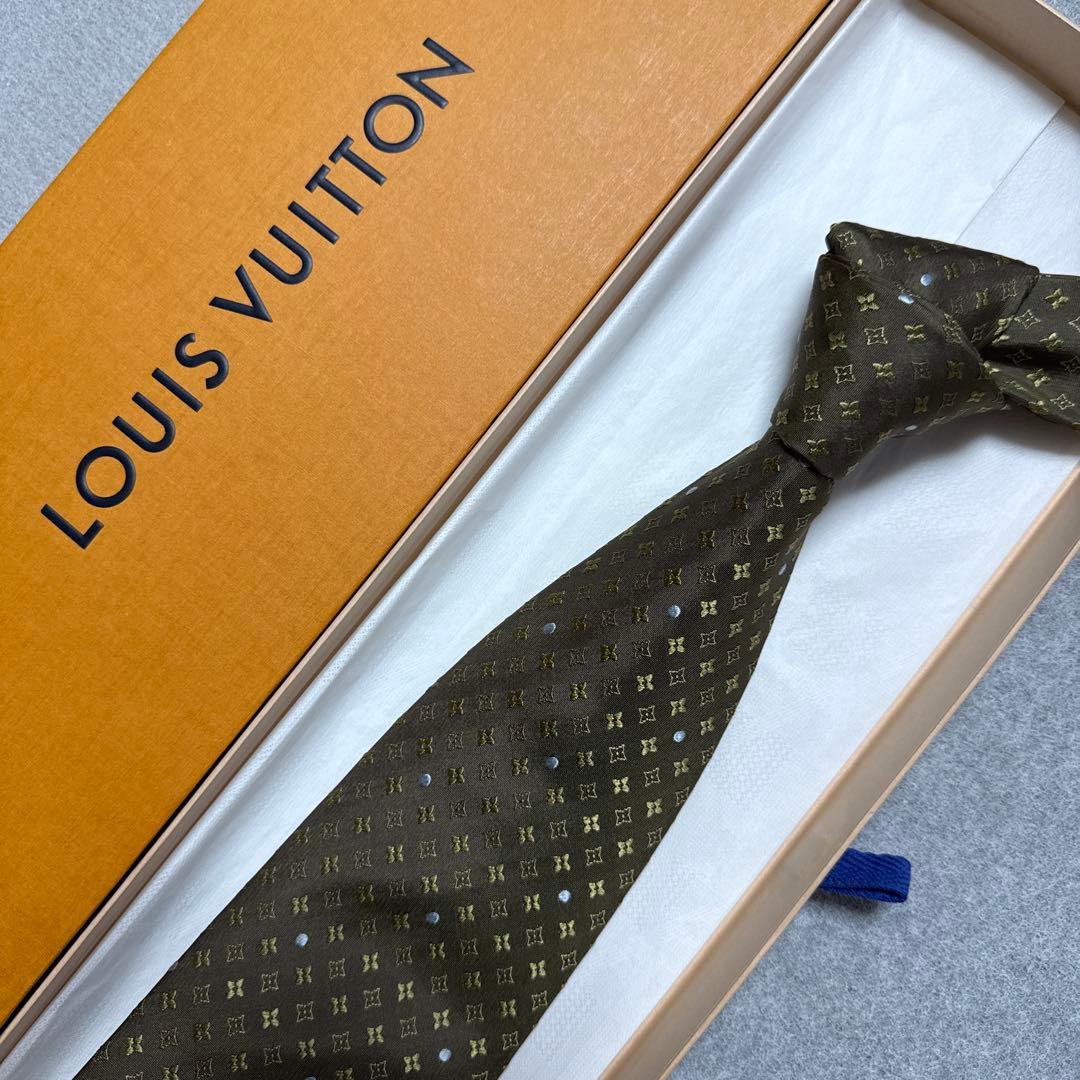 ルイヴィトン　ネクタイ　カーキ　モノグラム　シルクジャガード　結婚式