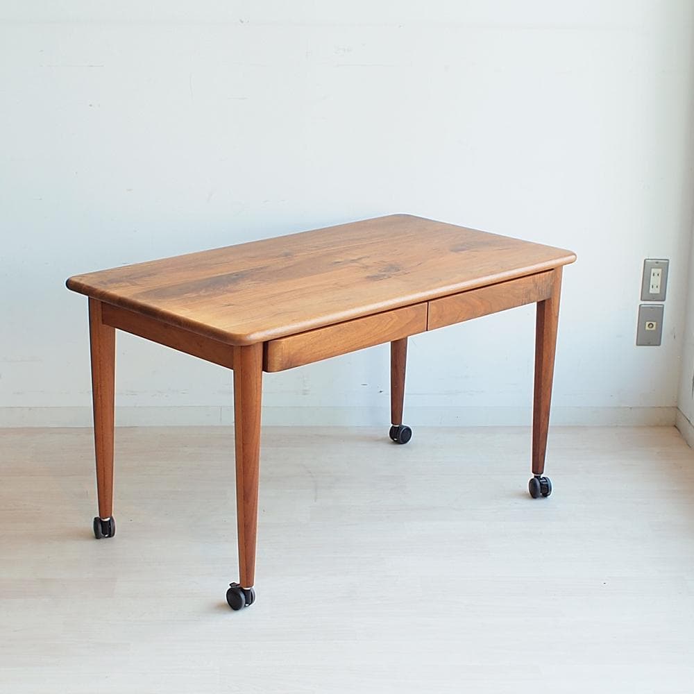 ウォールナット無垢材 ワークデスク キャスター付き 高さ62cm 低め 北欧