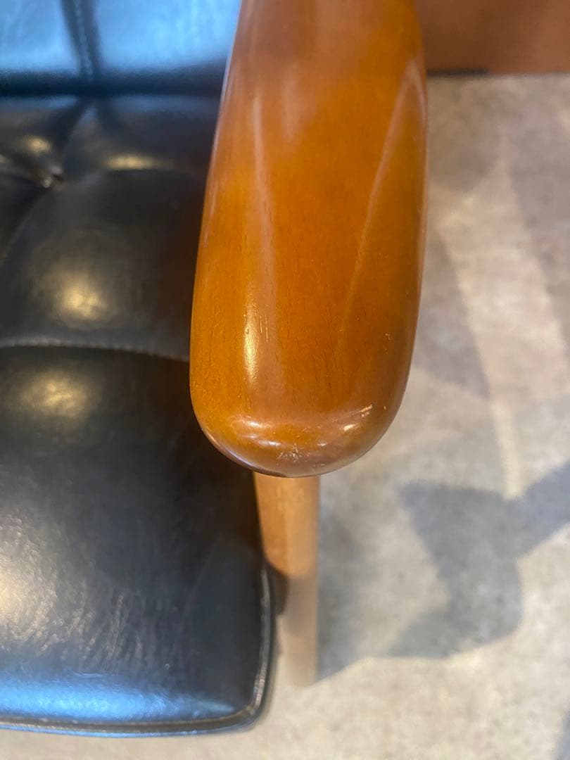 カリモク60 Kチェア　スタンダードブラック　2シーター（送料¥12,000込）