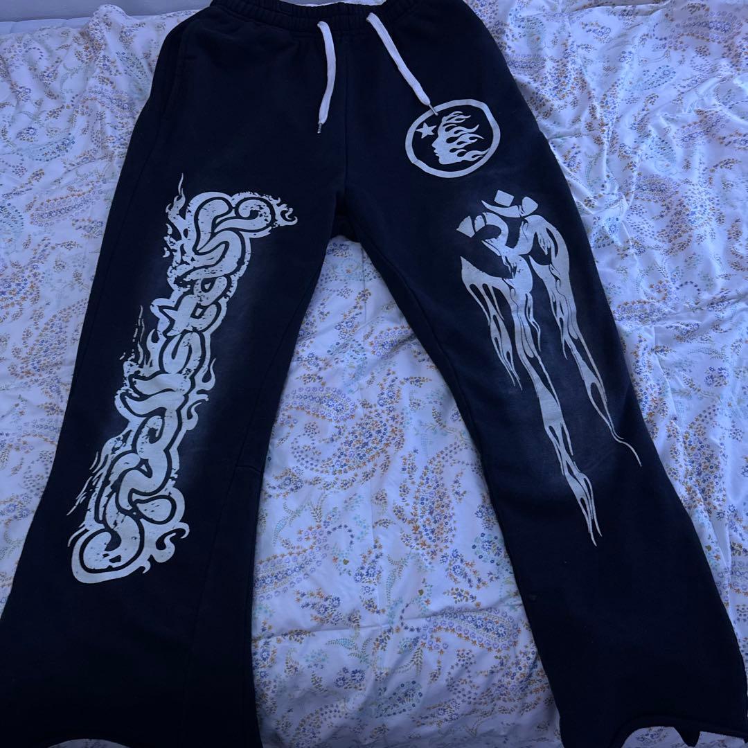 HELlSTARグラフィックパンツ ブラック　フレア　drip