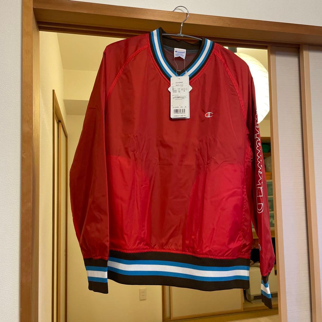 チャンピオン　Vネックプルオーバー　ナイロン