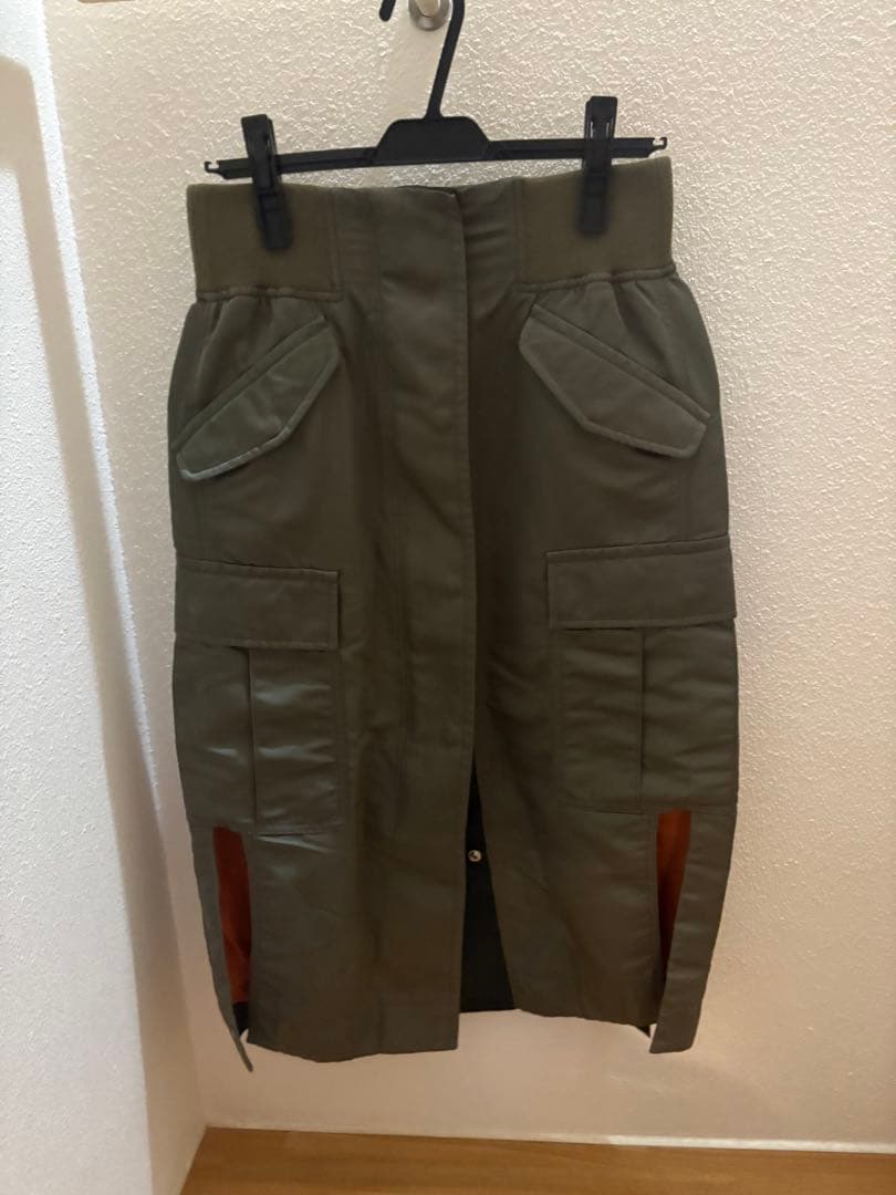 サカイ　sacai ナイロン　カーキ　オレンジ　MA-1 スカート　３