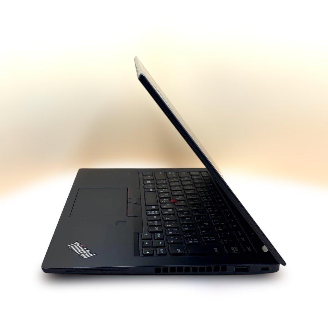 バッテリー良好！ThinkPad Ryzen 5/16GB SSD256GB