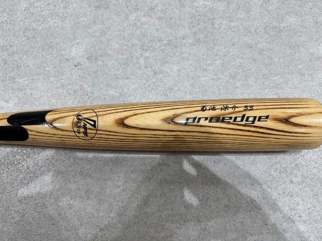 広島東洋カープ　菊池涼介　33 NPBマーク　実使用支給品　バット