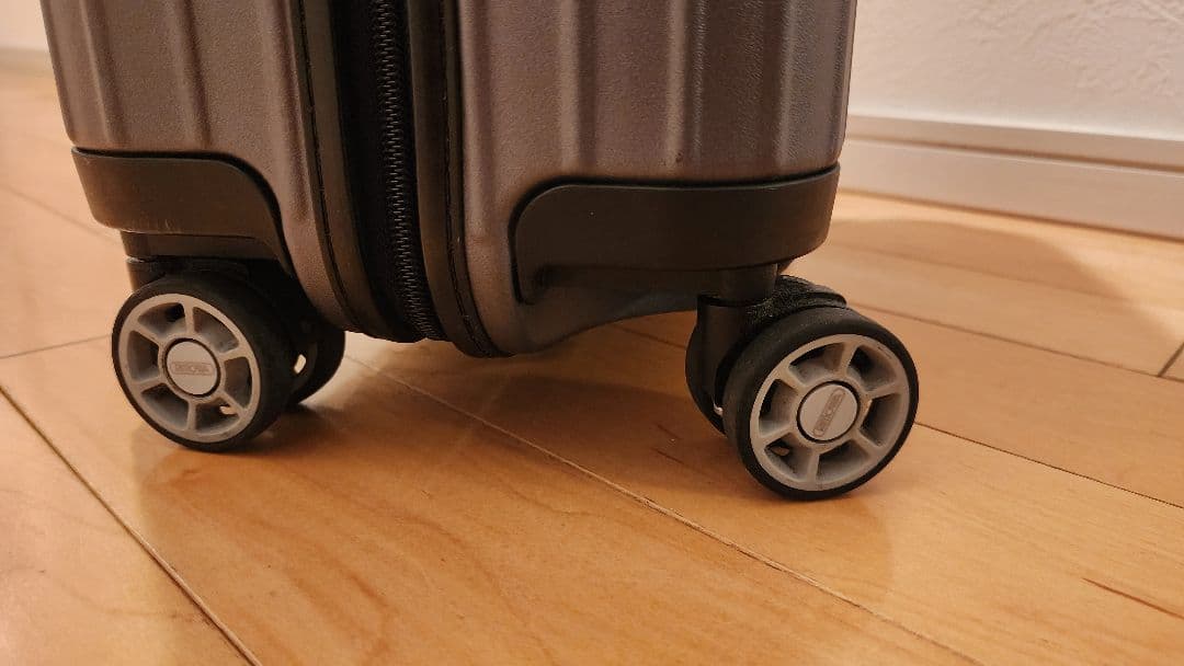 RIMOWA 限定カラー　グレー 機内持ち込みサイズ　キャリーケース美品