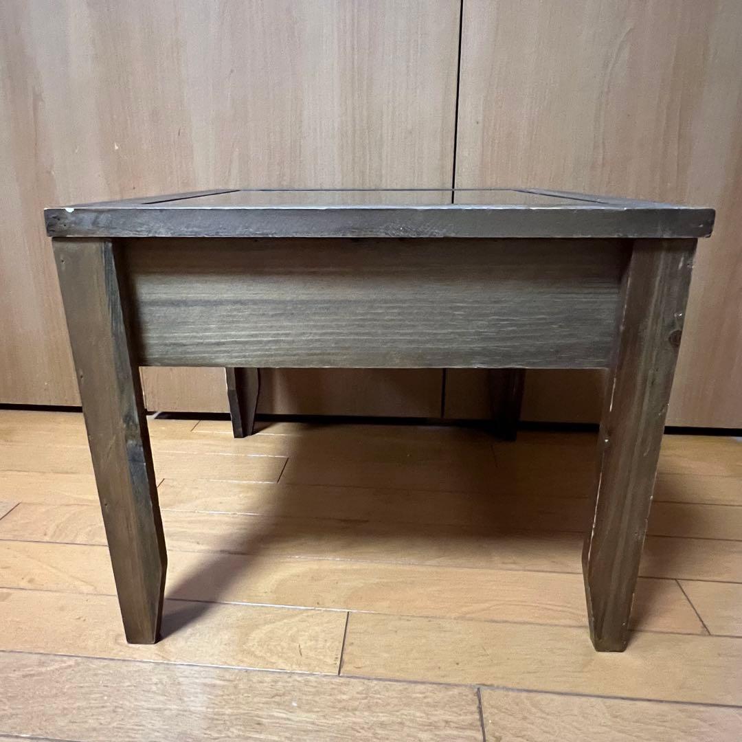 Salut! ディスプレイテーブル