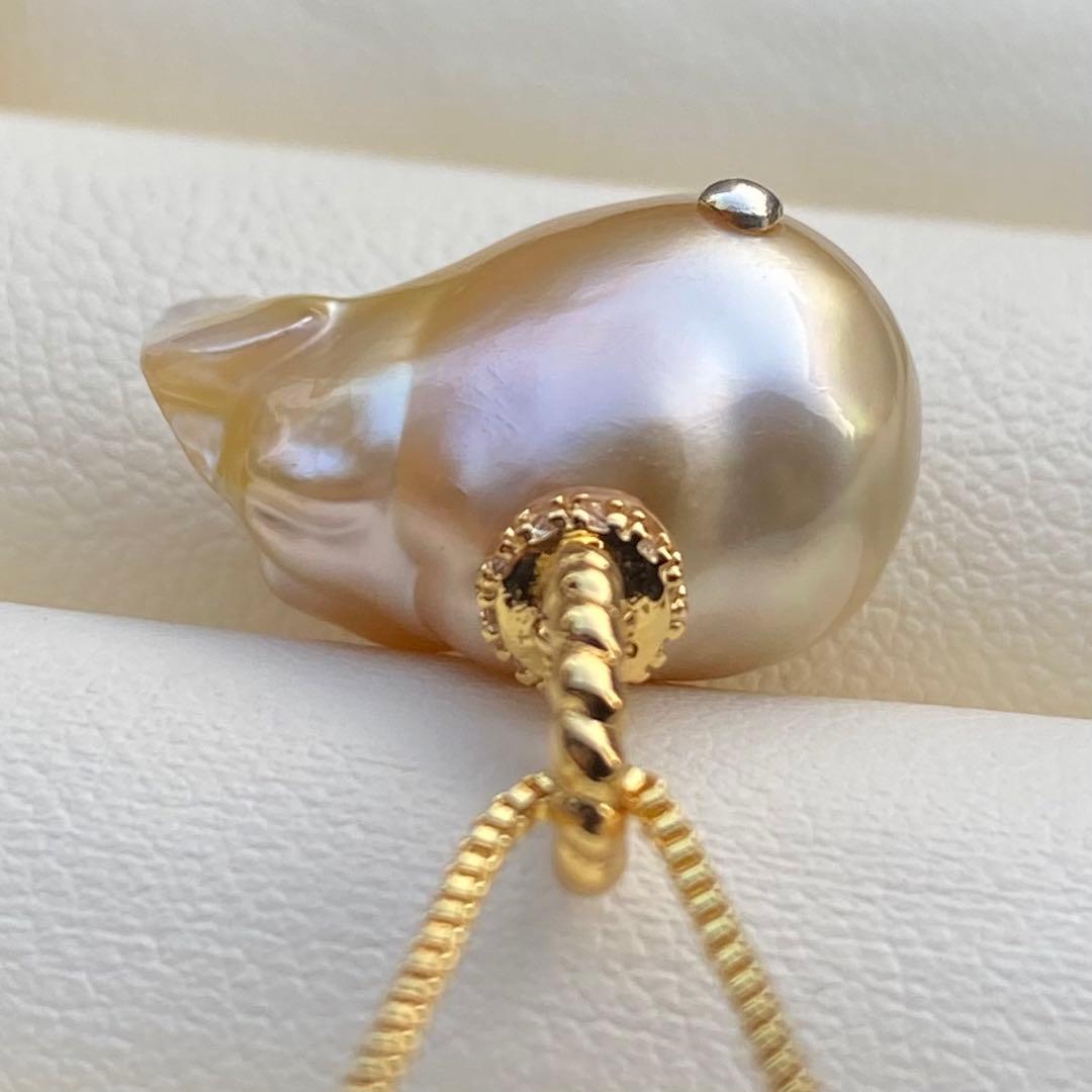 本真珠　南洋白蝶真珠ネックレストップ　魚18.8mmゴールドPT921