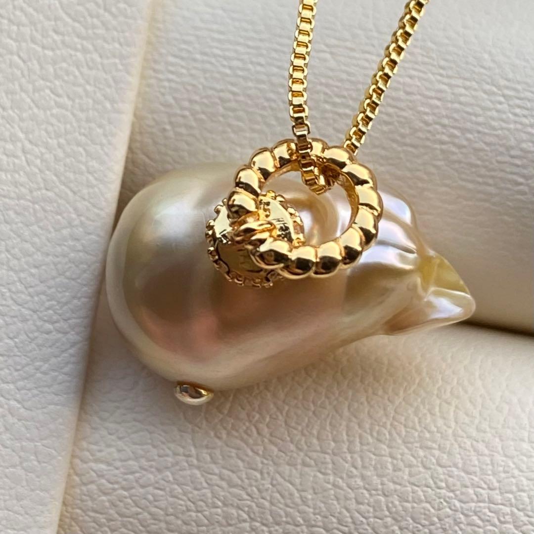 本真珠　南洋白蝶真珠ネックレストップ　魚18.8mmゴールドPT921