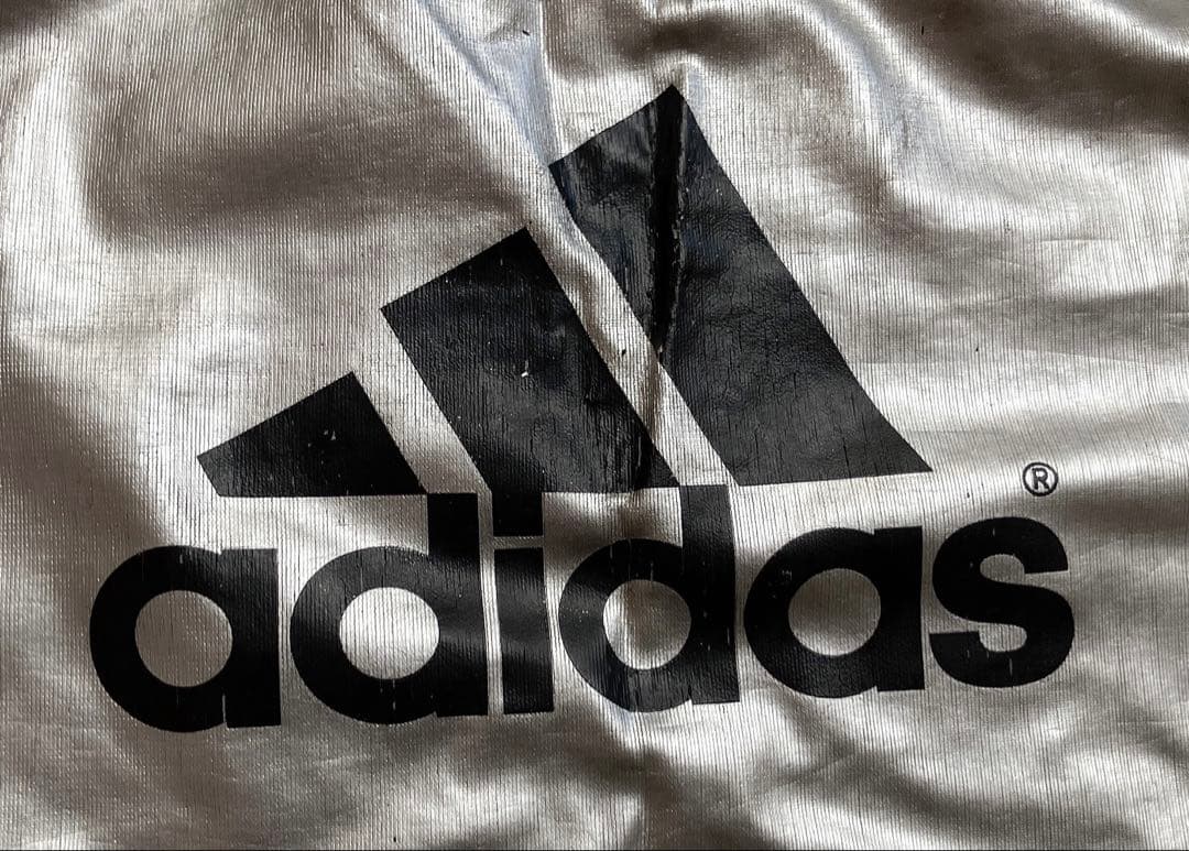 adidas シルバー ピステ・ウィンドブレーカー上下セット