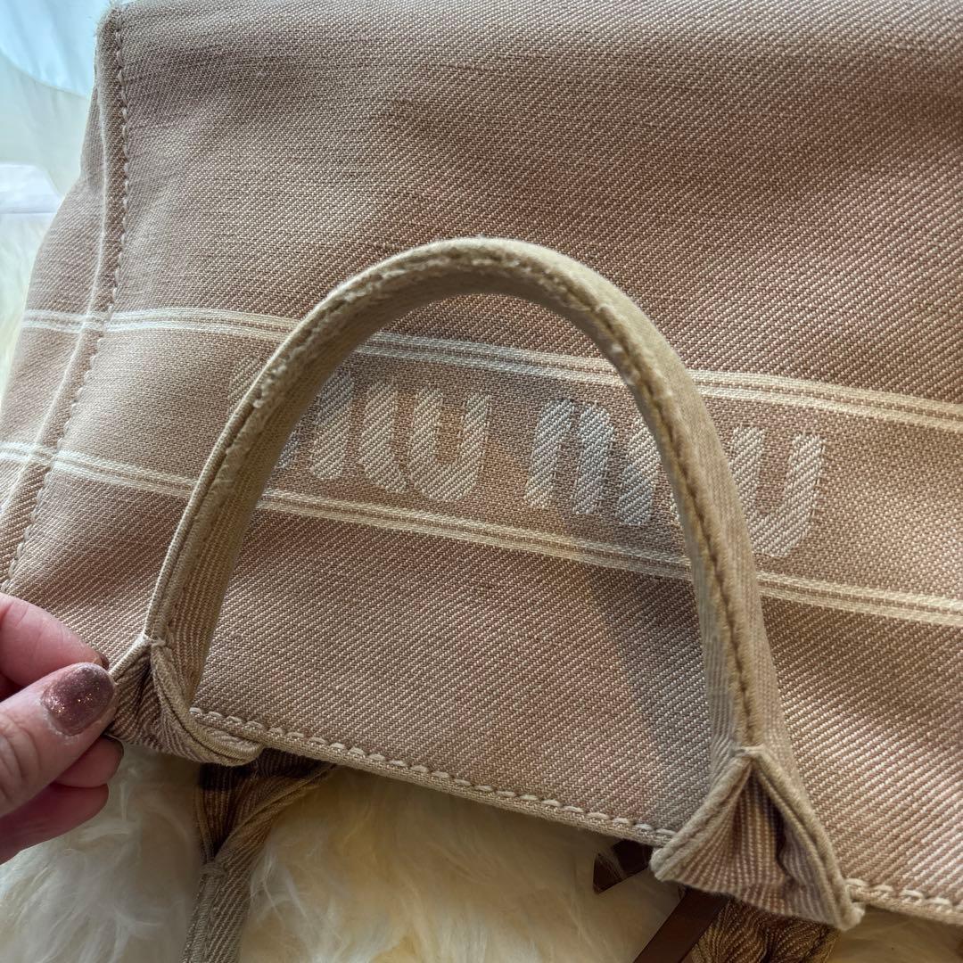 わんわん　miumiu ジャガードロゴデニムトート　カナパ