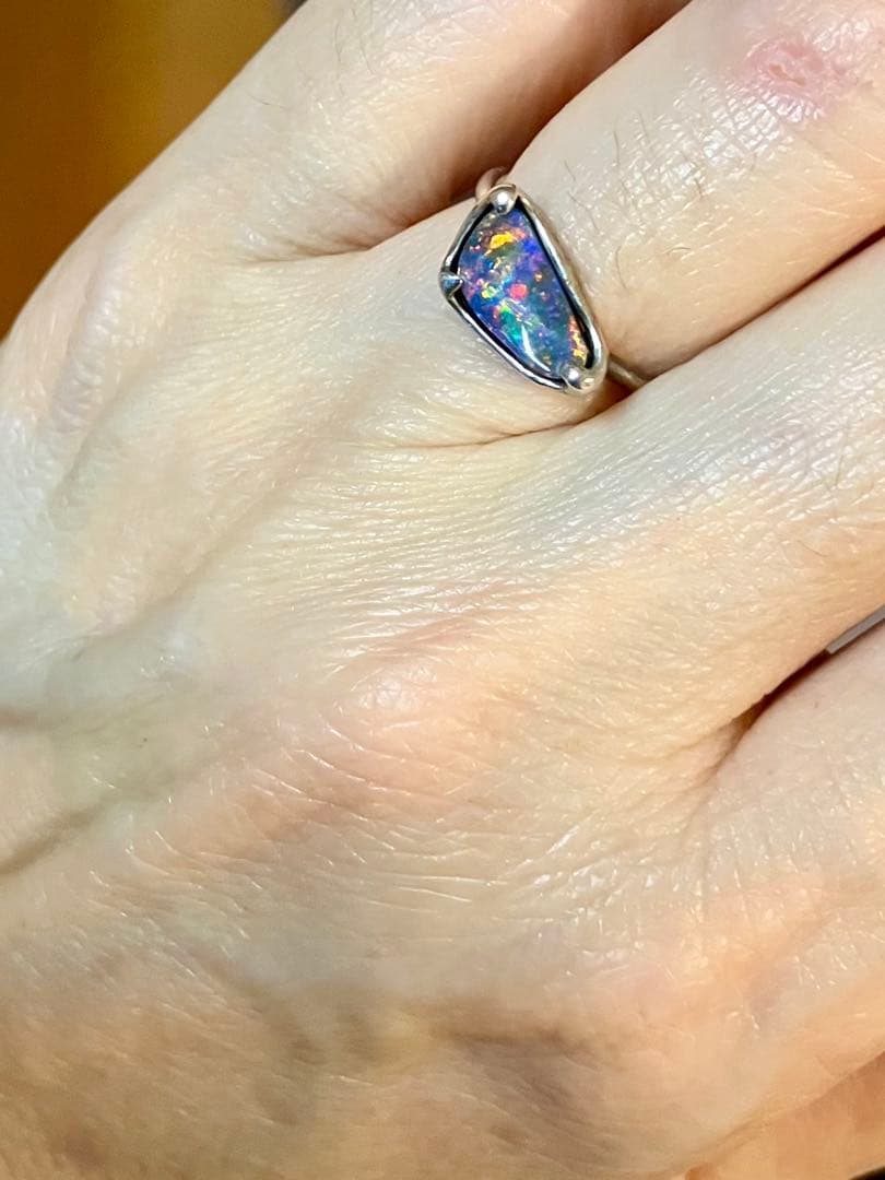 SV＊ウルユスジュエリー＊鮮やかなボルダーオパールリングです