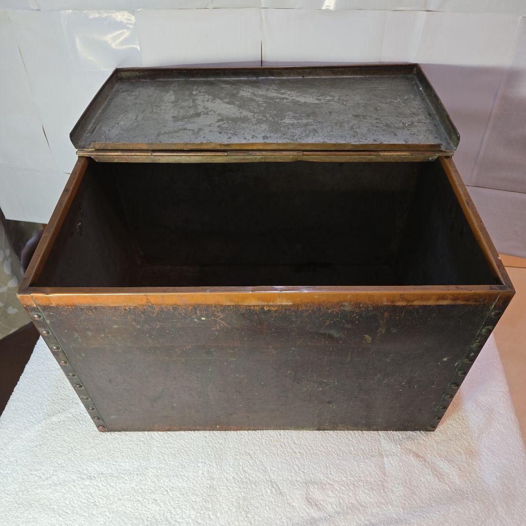 ブラスさん専用です　銅製箱　古民具　銭函　銭箱　千両箱　銅製金具　ボテ箱