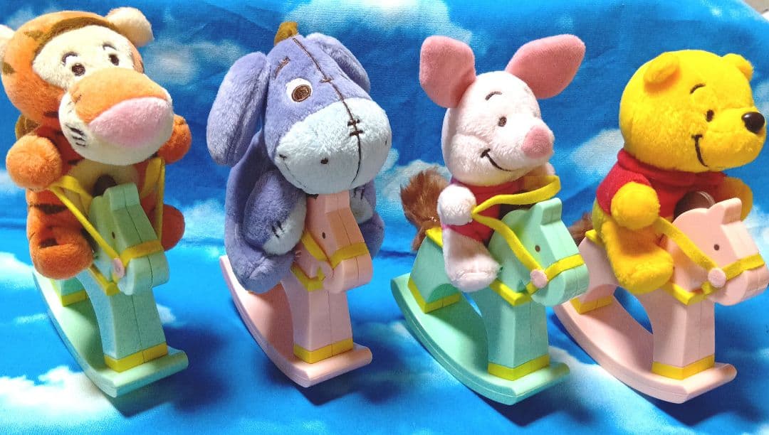 366☆くまのプーさん☆木馬にのったぬいぐるみ☆レトロ