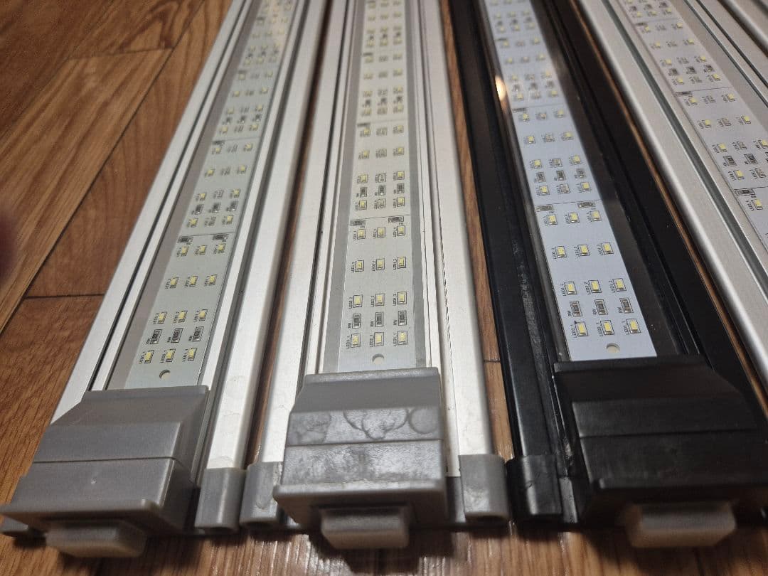 もす様 コトブキ FLAT LED 600 300 計7台セット (バラ売り可)