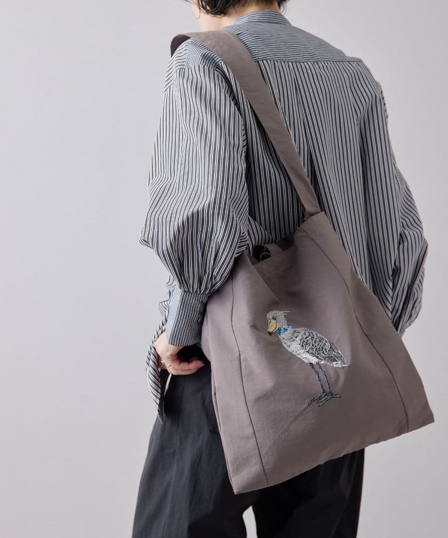 イアパピヨネ ハシビロコウ 刺しゅうトートバッグ