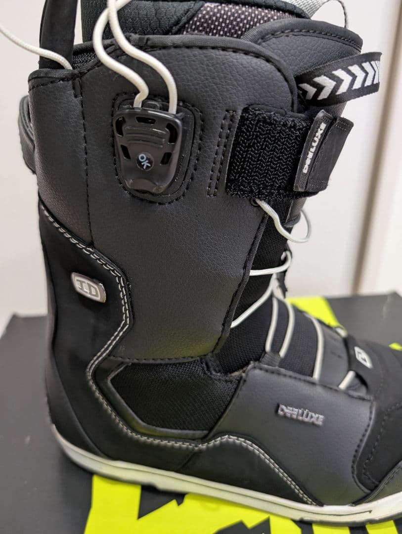 美品 《DEELUXE》スノーボードブーツ ブラック 27.5cm