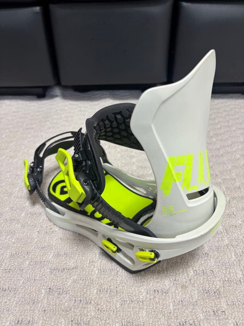 22-23 FLUX DSスノーボードビンディング ホワイト/イエロー　Mサイズ