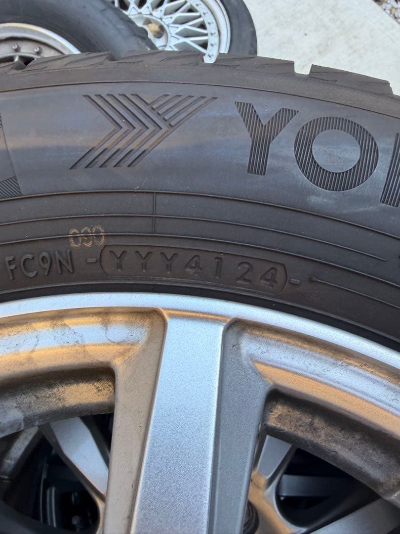 24年 スタッドレスタイヤ 15インチ 195/65/R15 Yokohama