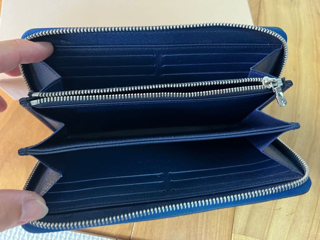 LVエスカル ジッピー ウォレット ブルー
