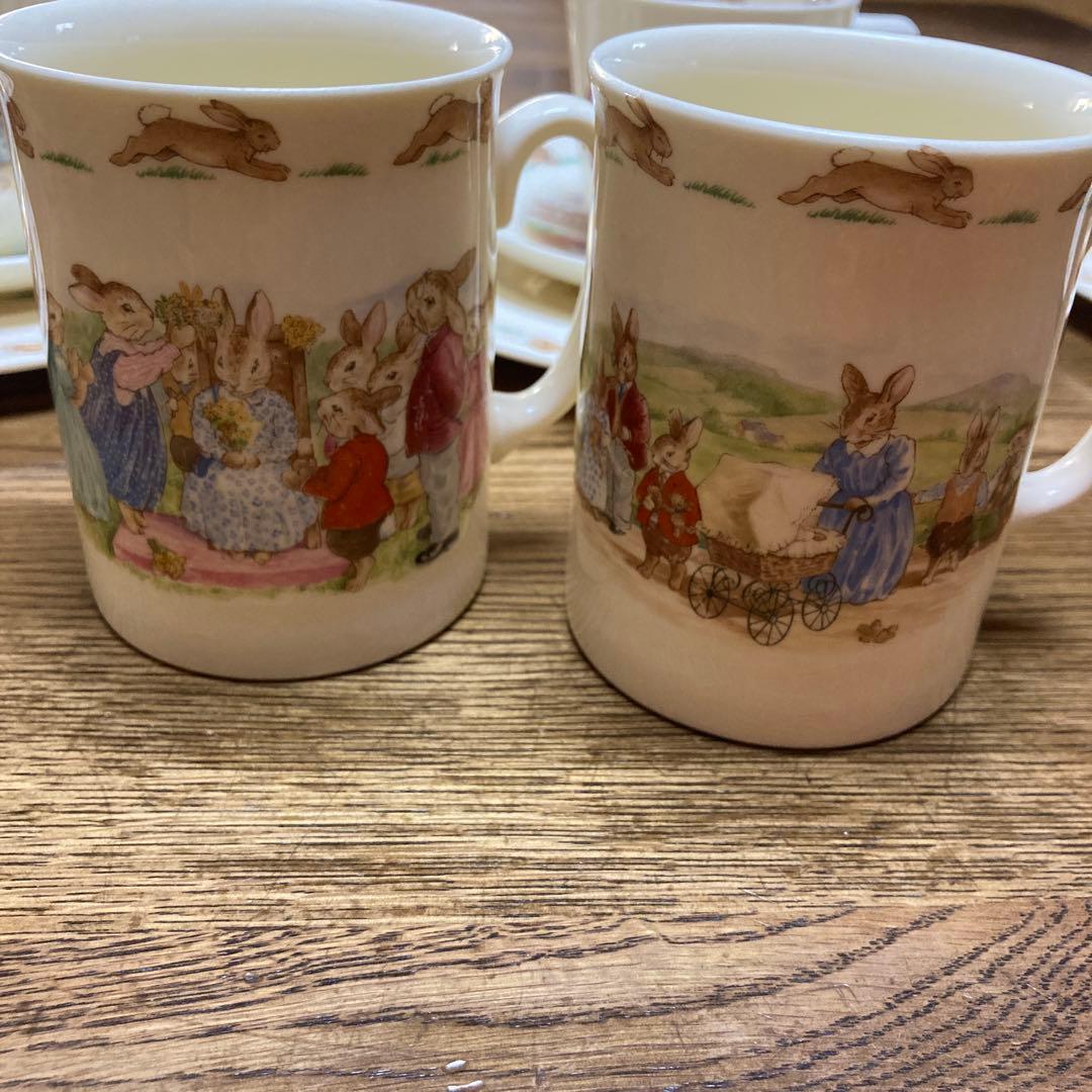 ロイヤルドルトン　バニキンズトリオセット＆ミルクピッチャー＆バースデープレート