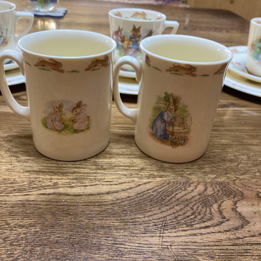 ロイヤルドルトン　バニキンズトリオセット＆ミルクピッチャー＆バースデープレート