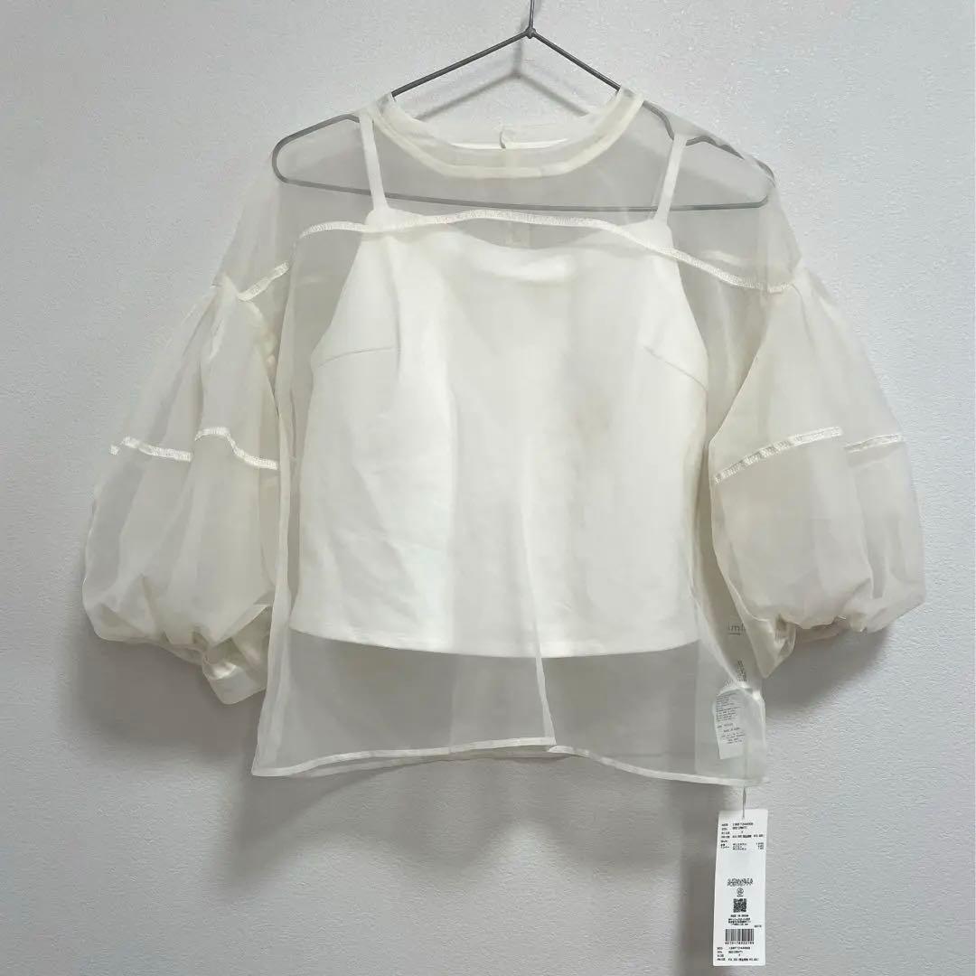 未使用 emmi エミアトリエ カップ付きキャミソールセットシアートップス　春夏