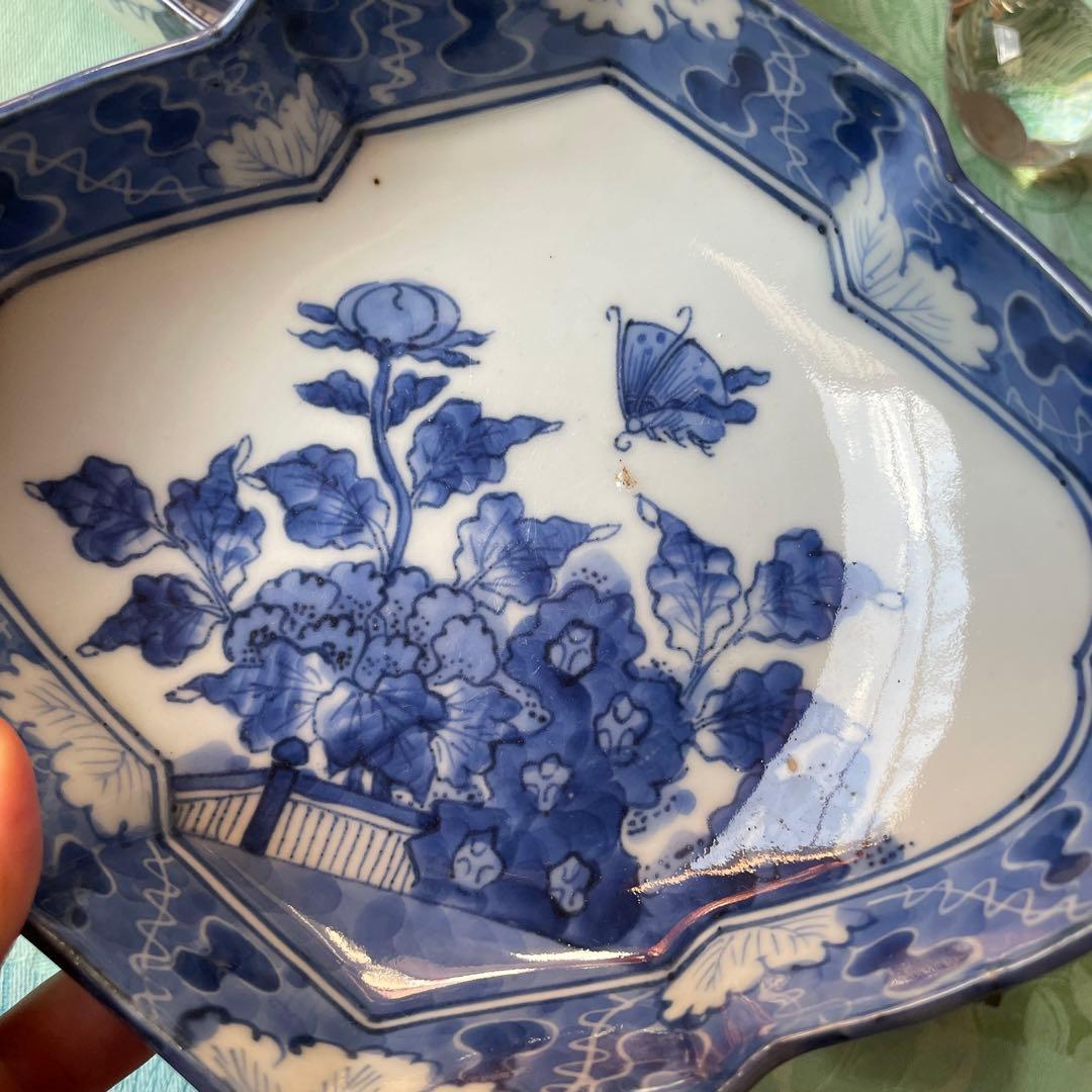 古伊万里　染付　蝶々　牡丹　生垣　瓢箪　墨弾き　変形皿　2客