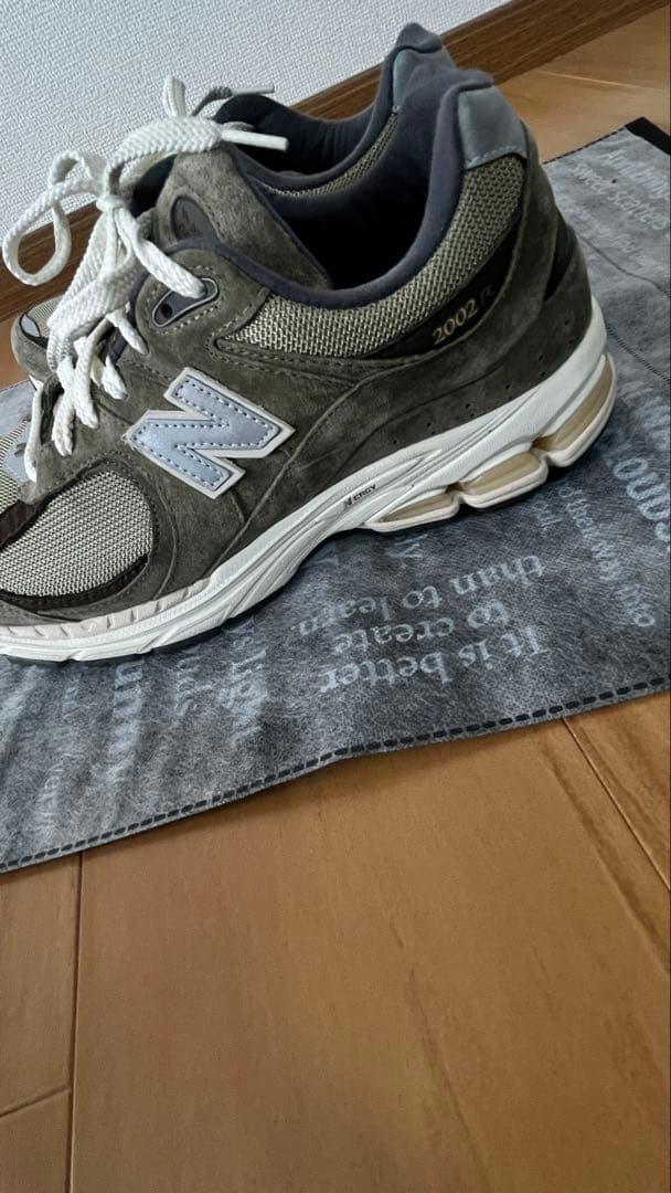 New Balance M2002RHN オリーブ