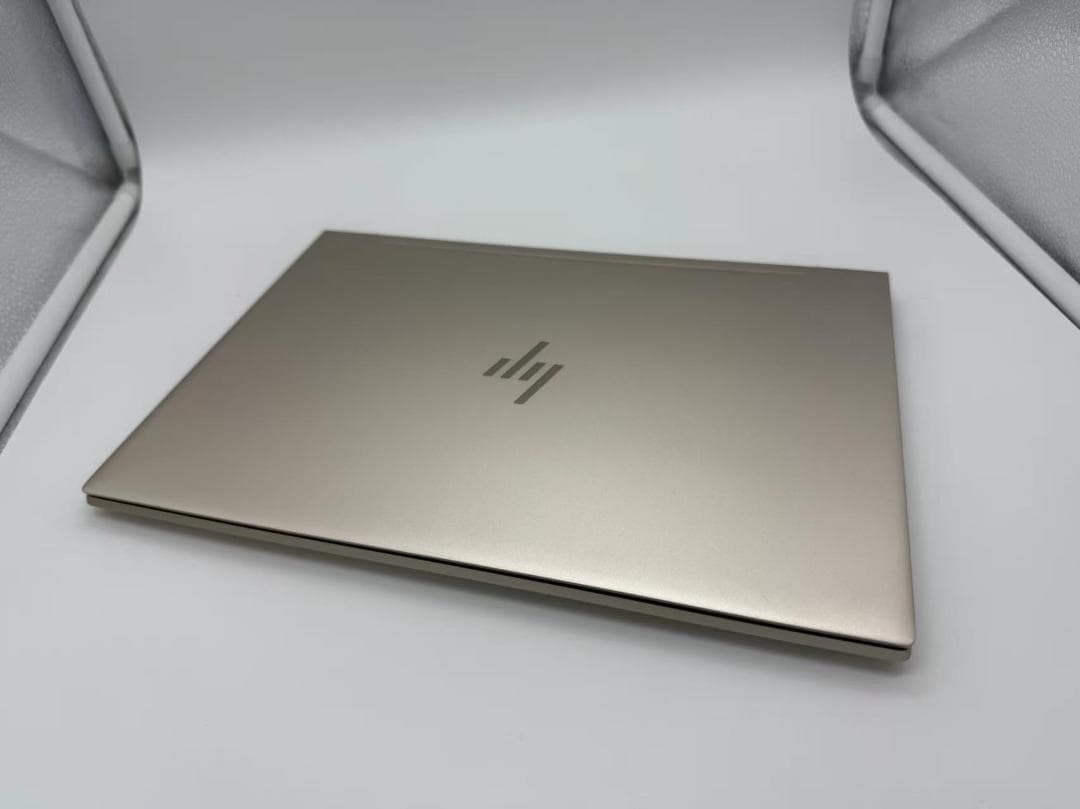 HP Laptop 13　第八世代 i5　Office2021付きg
