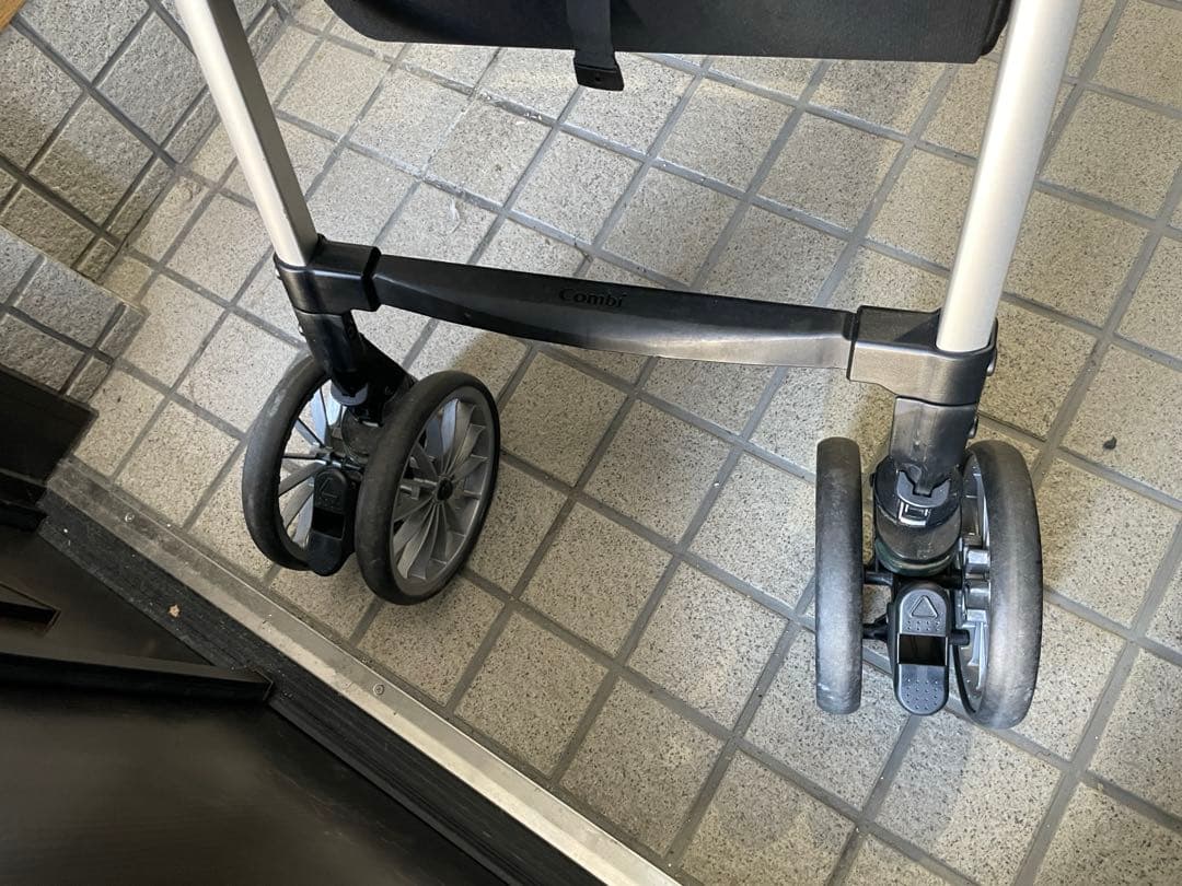 極美品✨送料無料 コンビ アンブレッタ 4キャス プレミアム エッグショック