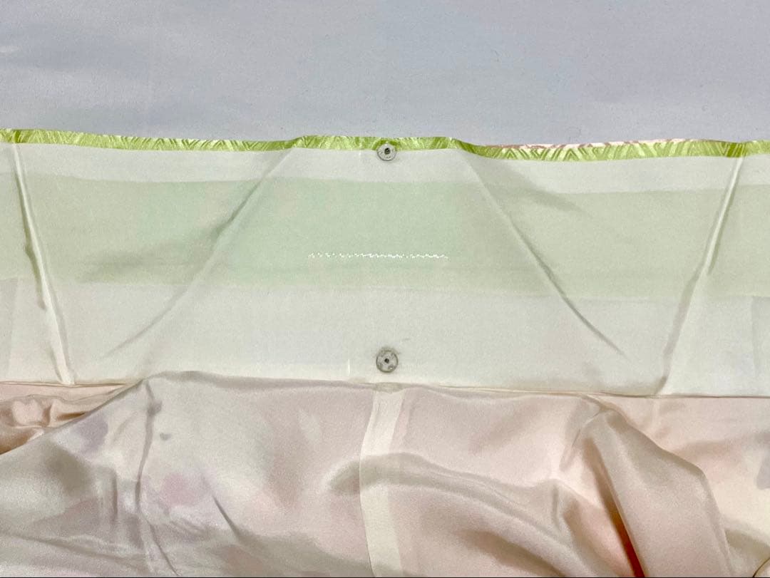 C 美品 吉澤友禅 扇に花々 金駒刺繍 金彩 淡い薄ピンク 正絹 袷 振袖 着物