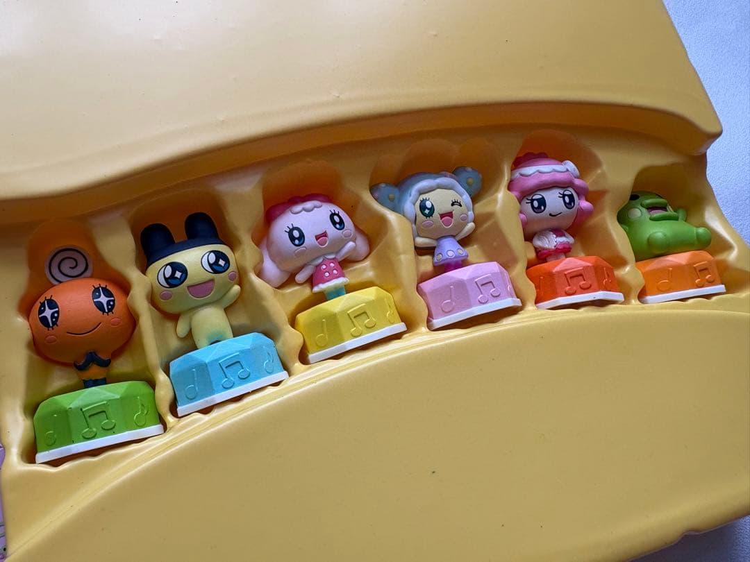 未使用品　たまごっち　ゆめキラ　たまともうらない　フィギュア　マスコット