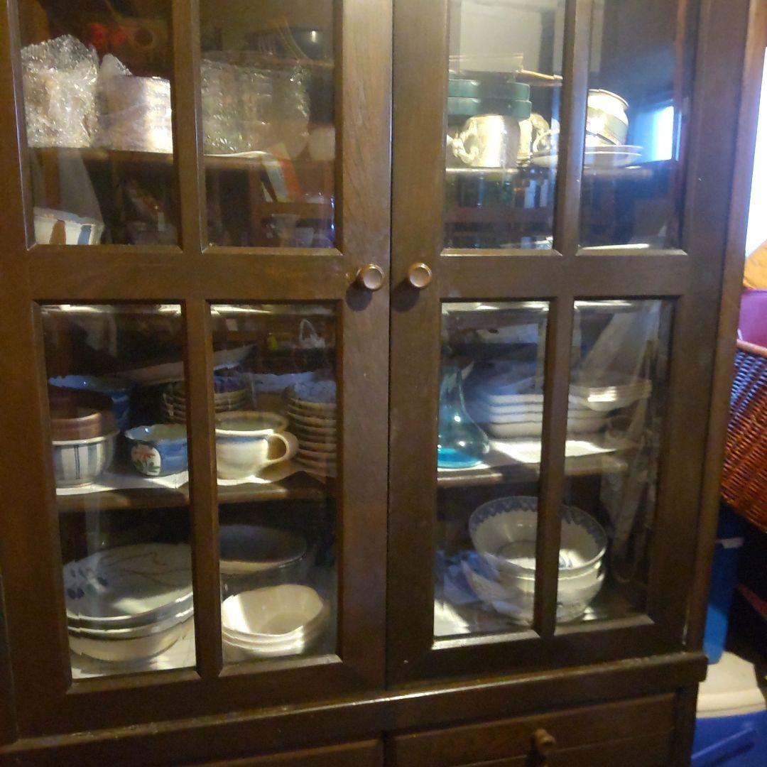 ブラウン食器棚（送料込みですよ！）