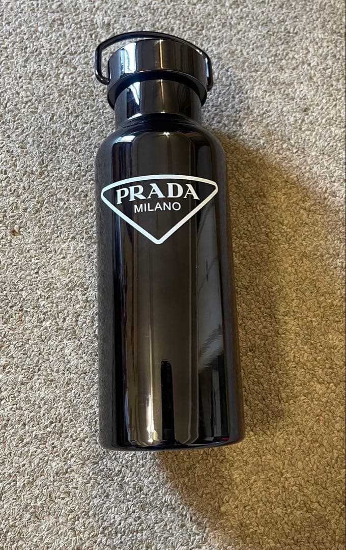 PRADA プラダ　ステンレスボトル　水筒　三角　ロゴ　ボトル　レア