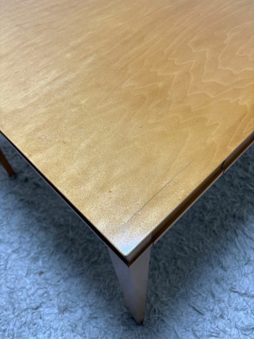 ダイニングテーブル　メープル　ウレタン塗装