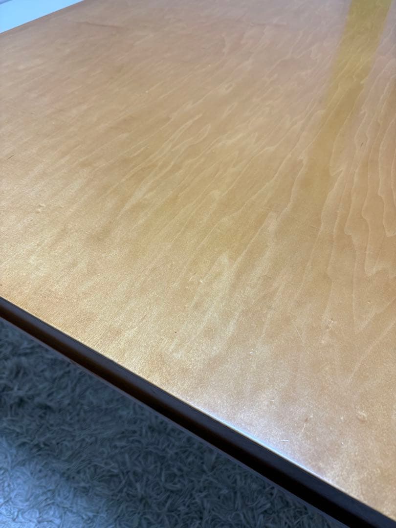 ダイニングテーブル　メープル　ウレタン塗装