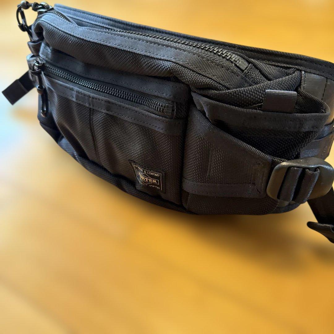 【本日限定値下中】PORTER ブラック ボディバッグ 多機能ポケット付き