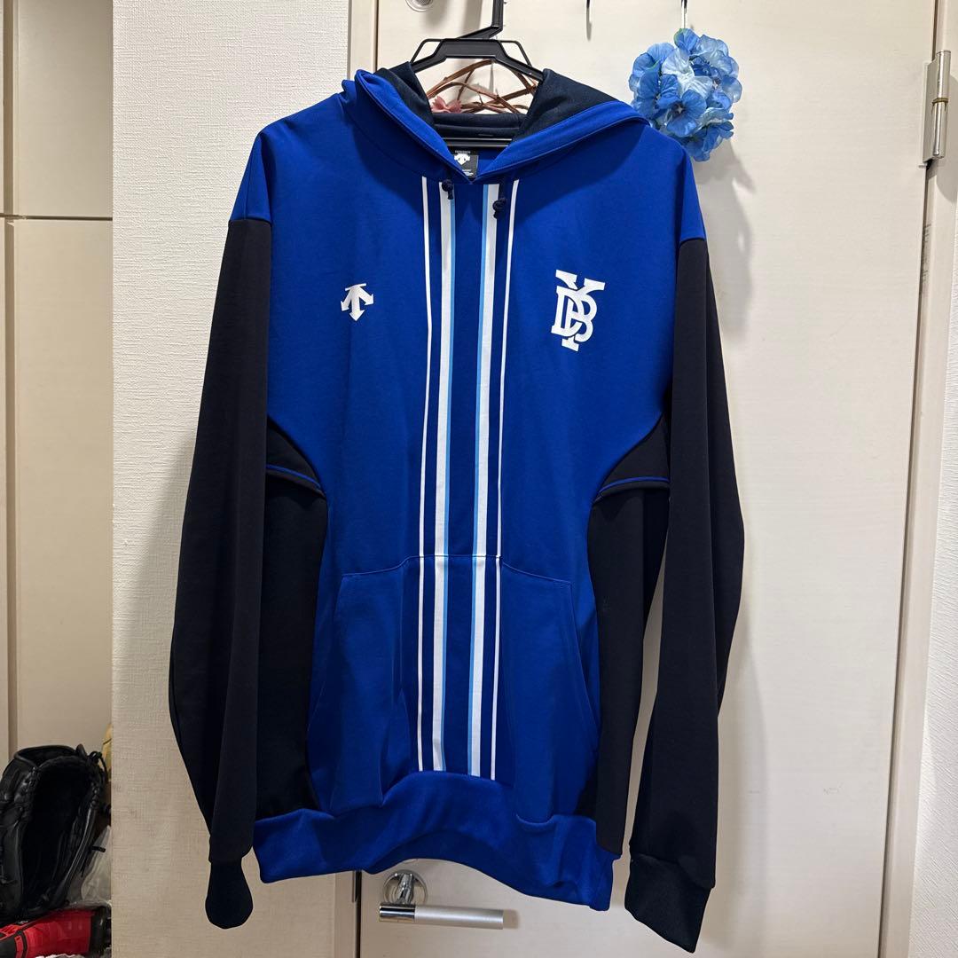 横浜DeNAベイスターズ　青いストライプデザインフード付きジャケット