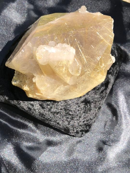 水晶　Ａルチルクォーツ原石　希少価値　最高品質1kg