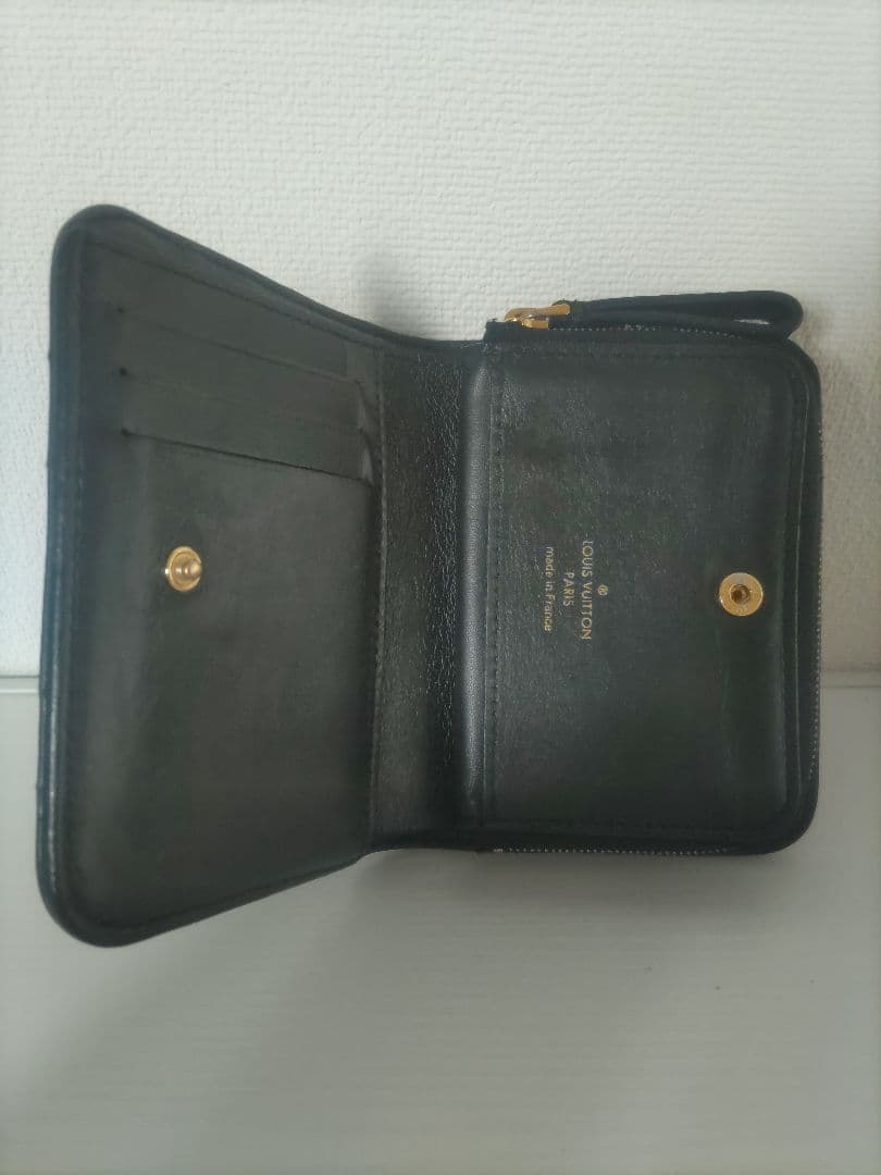 し*こ様 ルイヴィトン ニューウェーブ ジプト ファスナー 折り財布 ブラック