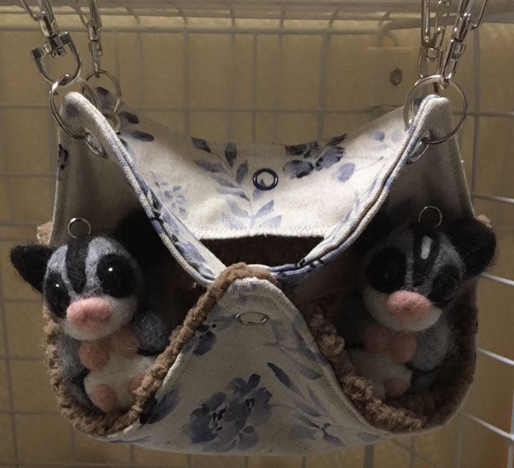 モモンガハウス(花柄・水彩タッチ)  ボア   1850円