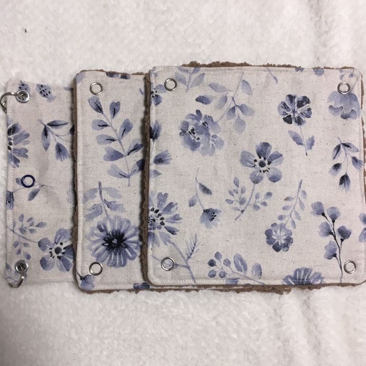 モモンガハウス(花柄・水彩タッチ)  ボア   1850円