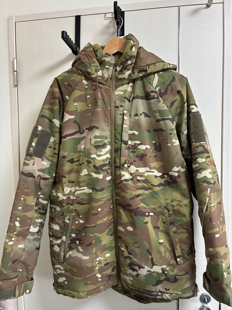 未使用ロシア軍北朝鮮軍仕様極暖中綿防寒服マルチカム迷彩の稀少品でふっくら柔らか。
