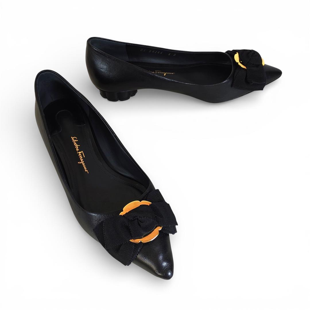 フェラガモ|リボンパンプス|フラワーヒール|6D|黒|Talla|i1782