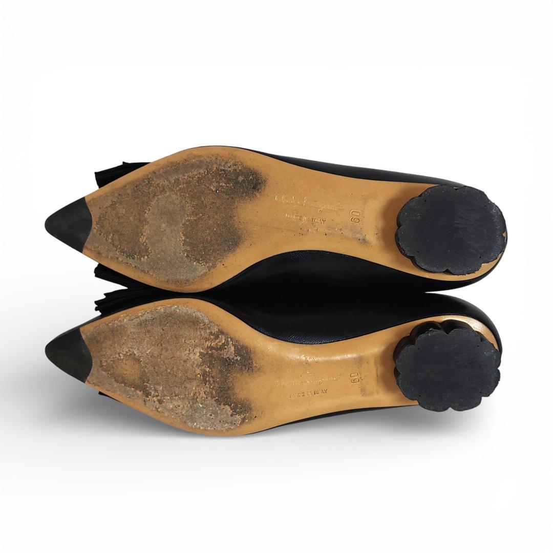 フェラガモ|リボンパンプス|フラワーヒール|6D|黒|Talla|i1782