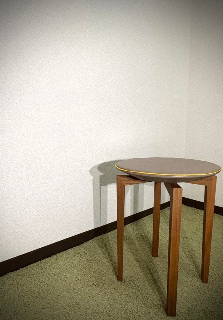 イタリア製 コーヒーテーブル φ40cm 無垢脚 レザートップ