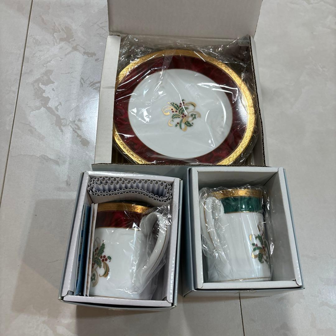 ノリタケ　のりたけ　プレート2枚　赤　緑コップ　セット